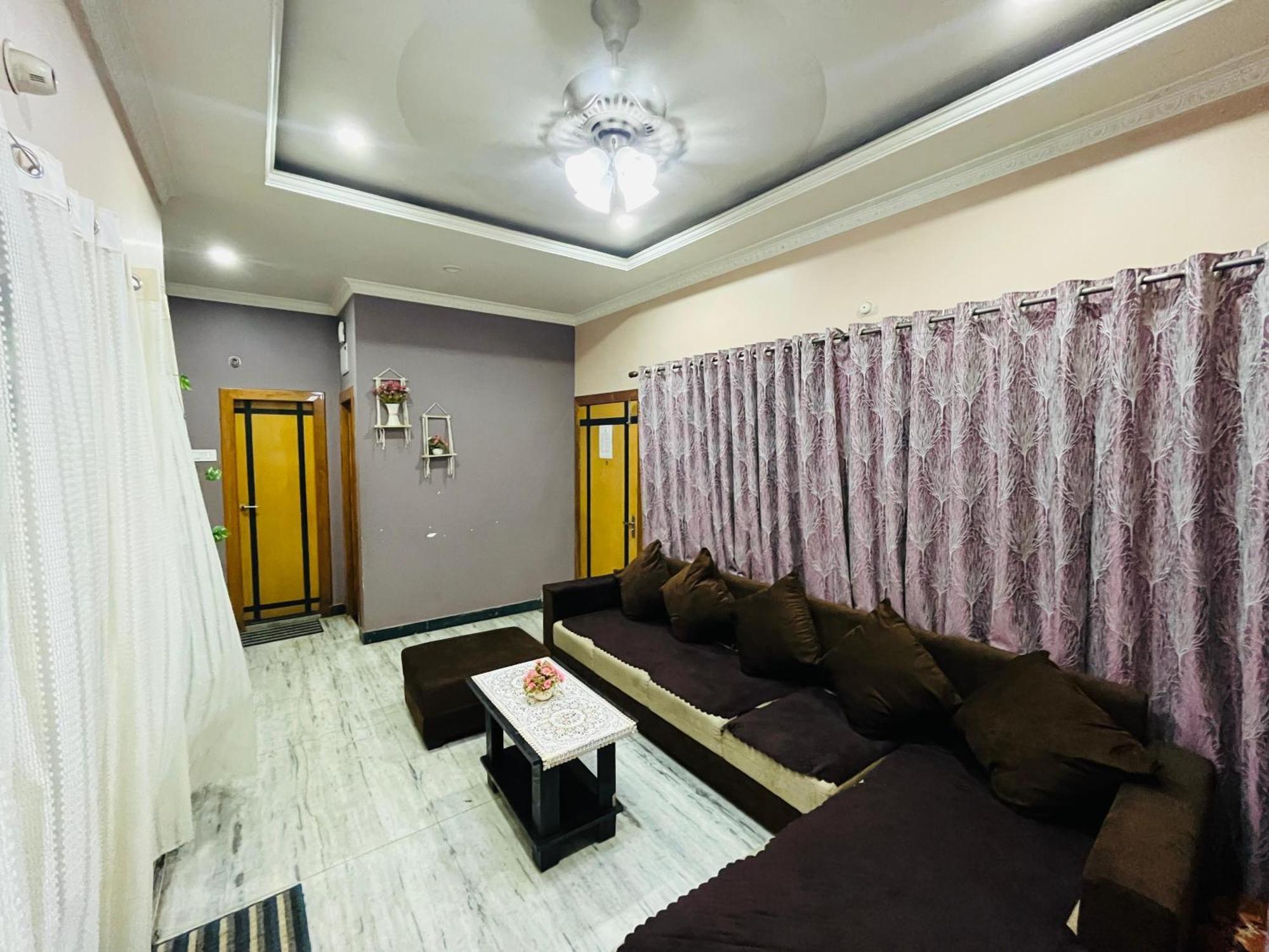 The Q3 Inn Guwahati Exterior foto