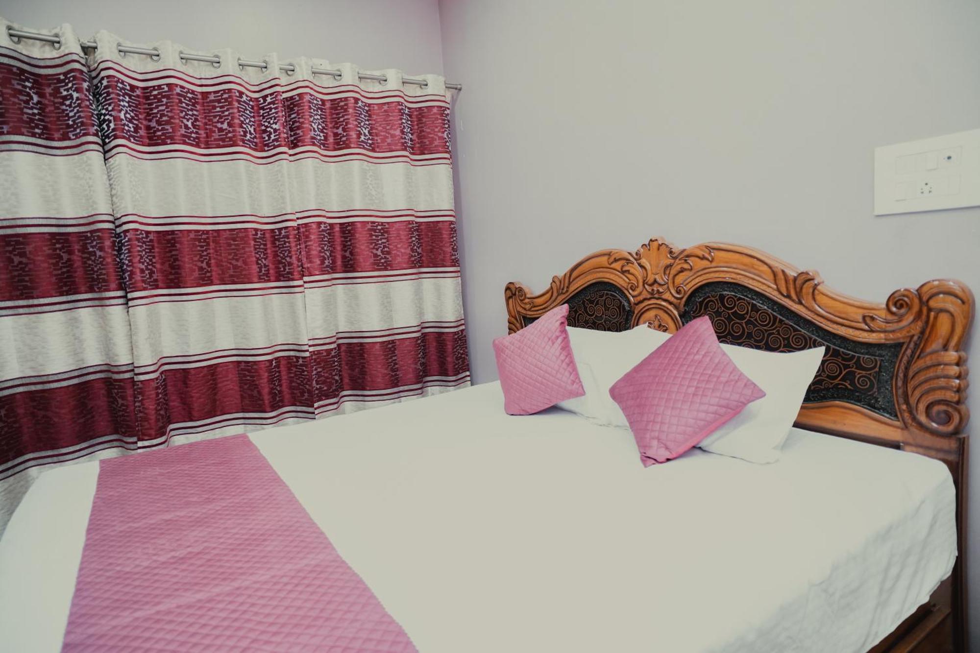 The Q3 Inn Guwahati Exterior foto